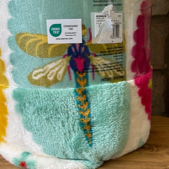 The Big One Plush Oversized Colorful Spring Flowers Throw Blanket 5' x 6' Floral - Picture 6 of 12